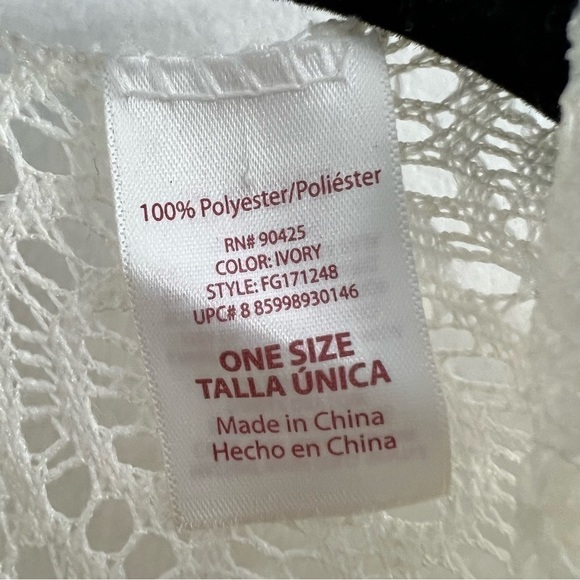 Women’s Lace Pattern Coverup, ivory one size - Picture 6 of 6